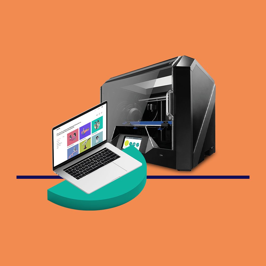 Dremel 3D45 3D printer beside a laptop displaying the PrintLab 3D printing curriculum.